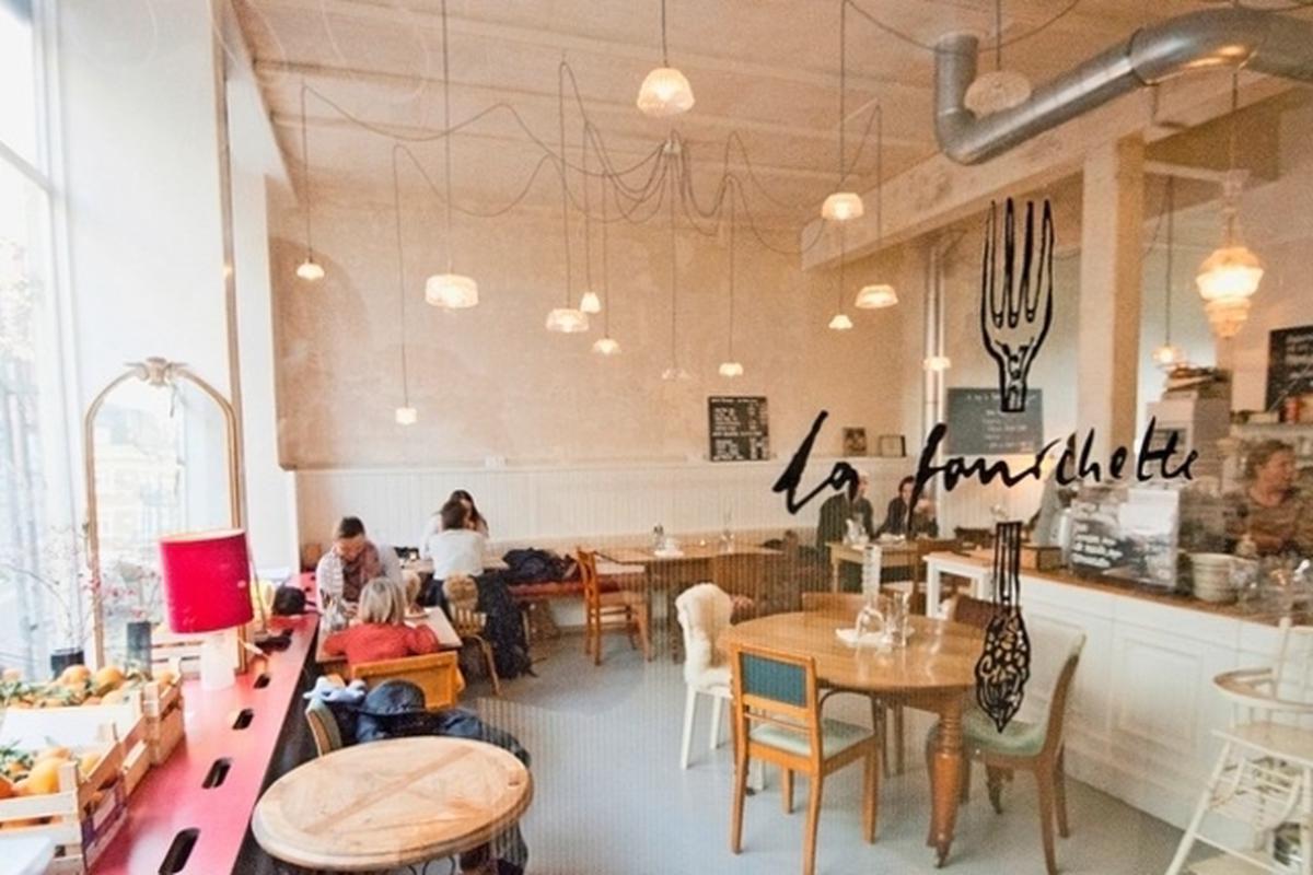 https://sarahweishaupt.ch/media/pages/home/erscheinungsbild-restaurant-la-fourchette/9961e5d7c0-1625236585/8fpvbmfqk-z8sweor-p-vy.jpg