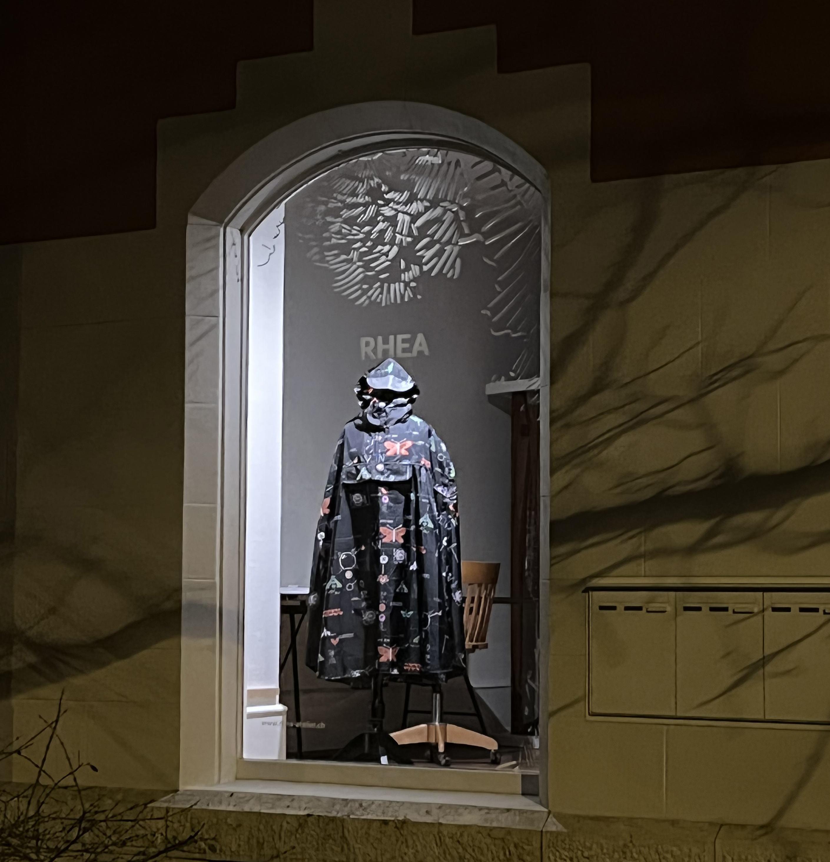 https://sarahweishaupt.ch/media/pages/home/erscheinungsbild-rhea/d334990cee-1675443635/a5d1deeb-ecea-4c5b-b49f-75fd489f5804.jpeg