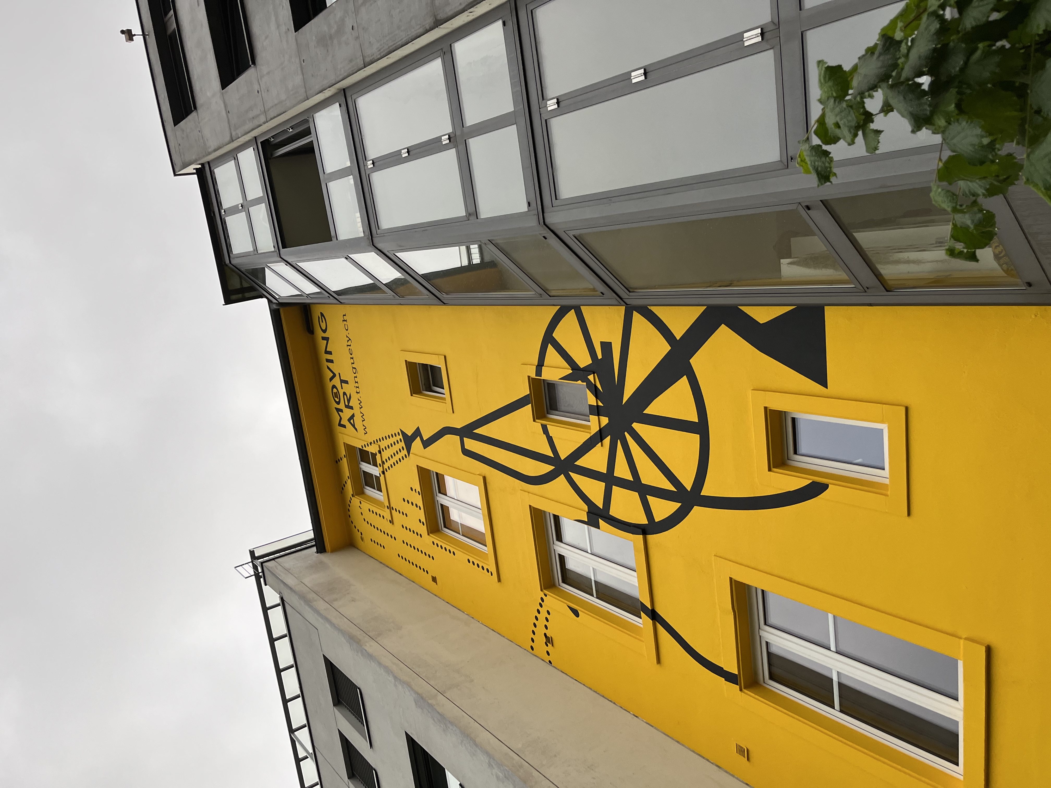https://sarahweishaupt.ch/media/pages/home/illustration-fassade-fuer-museum-tinguely/2472b1dae6-1656364119/3627dabe-d8cf-46c8-b0ba-add298770446.jpeg
