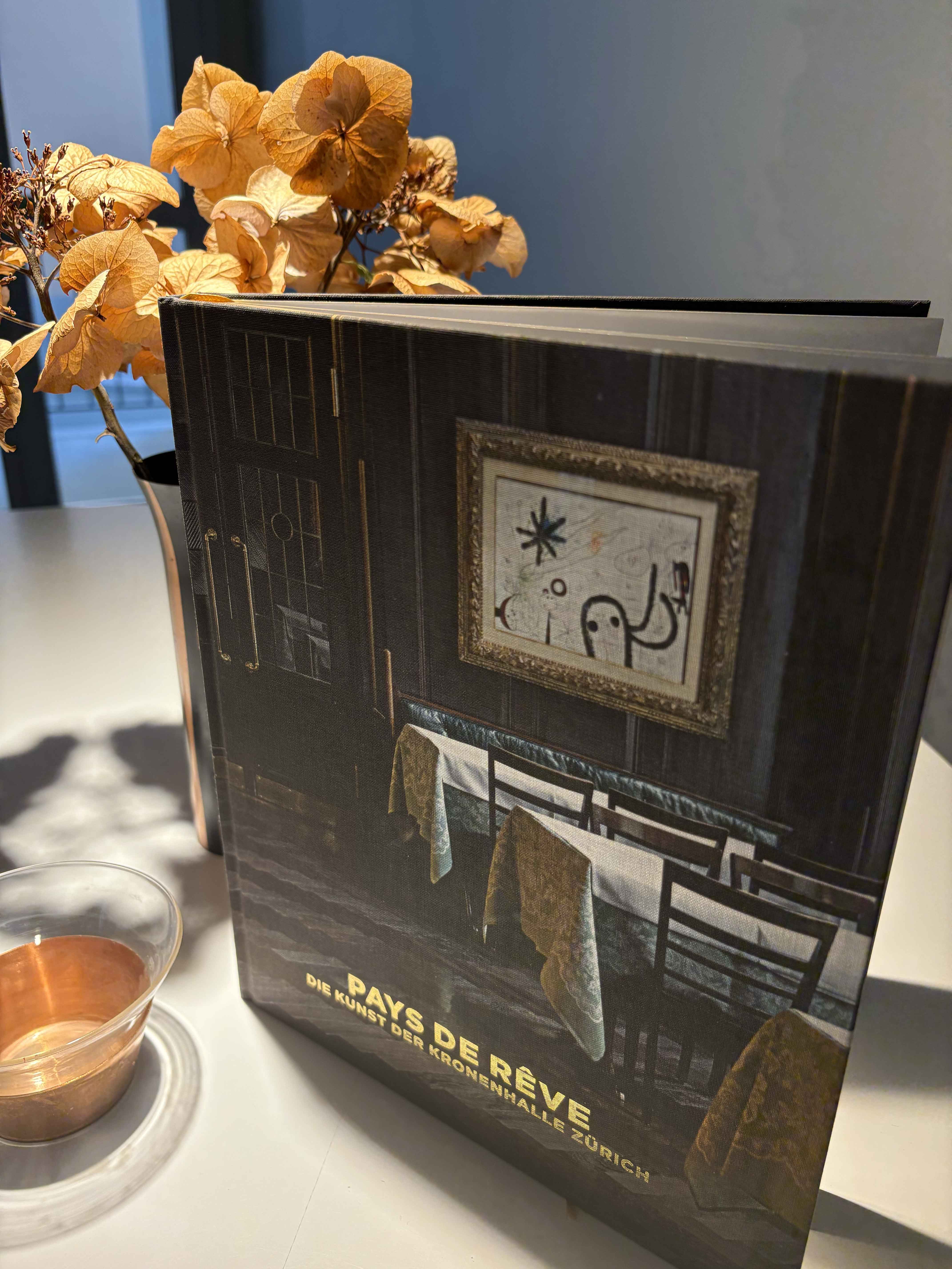 https://sarahweishaupt.ch/media/pages/home/illustrationen-haengung-kunstsammlung-kronenhalle-zuerich/8e50c21e61-1744119023/2.jpg